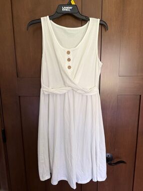 Women’s white Sleeveless Knot-Waist Dress with Button Detail